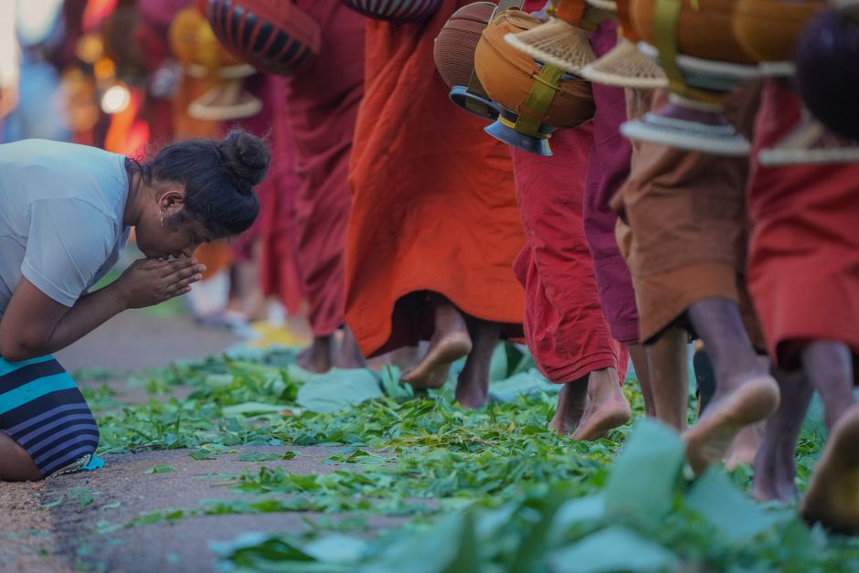 What to Wear in Sri Lanka — Respect for Local Customs