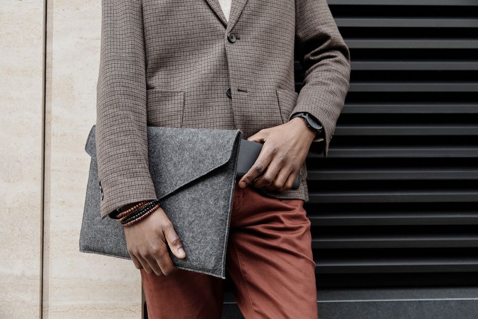 Men’s Carry-on Packing List for Europe — Smart Accessories