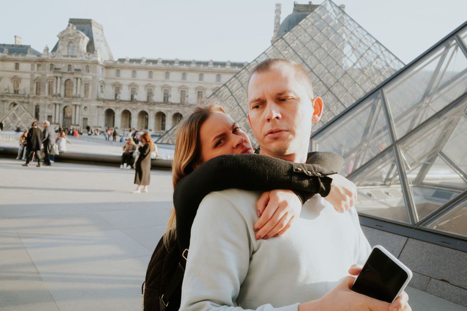 Paris Sight Seeing Outfits — Seasonal Sensibilities: Adapting Fashion to Paris' Climate