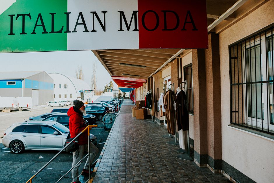 What to Bring to Italy in Winter — Clothing Essentials
