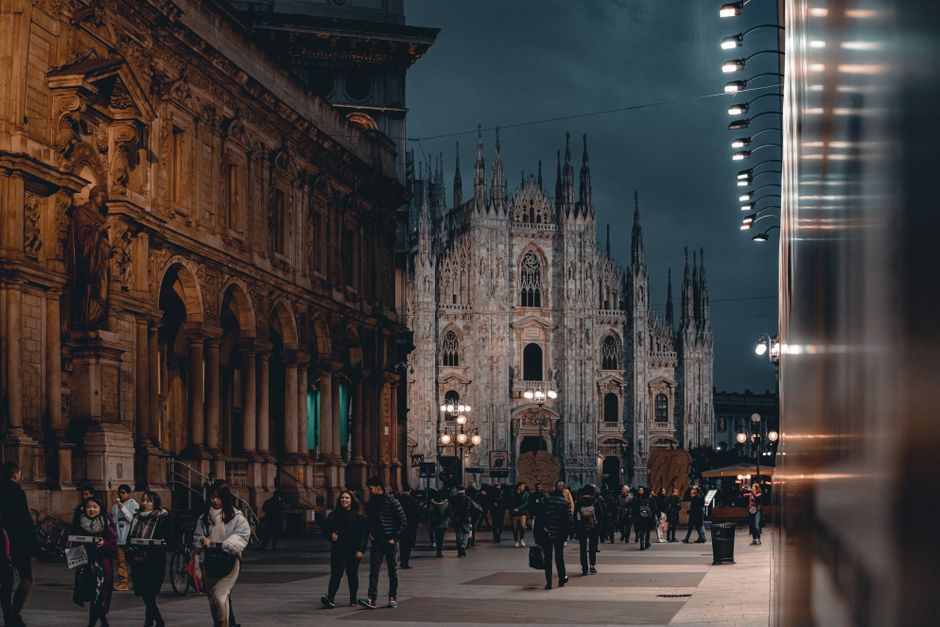 What to Wear in Milan — Evening Elegance: Milan's Nightlife
