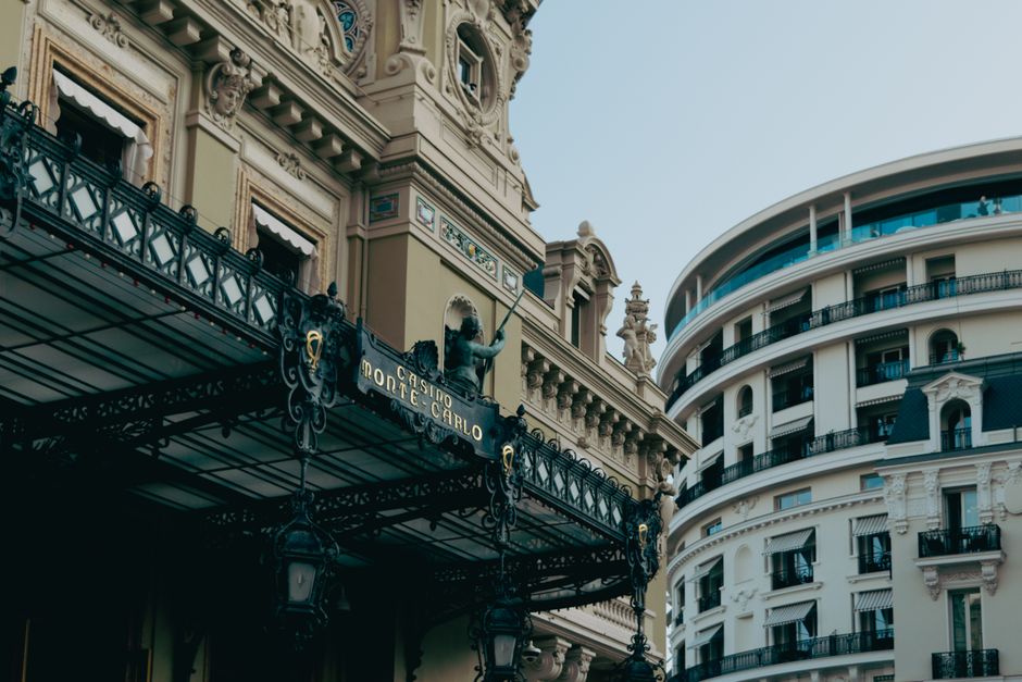 What to Wear in Monte Carlo — The Essence of Monte Carlo Fashion