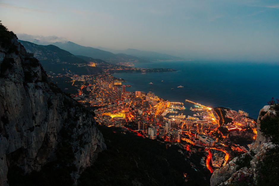 What to Wear in Monte Carlo — Evening Elegance: The Monte Carlo Extravaganza