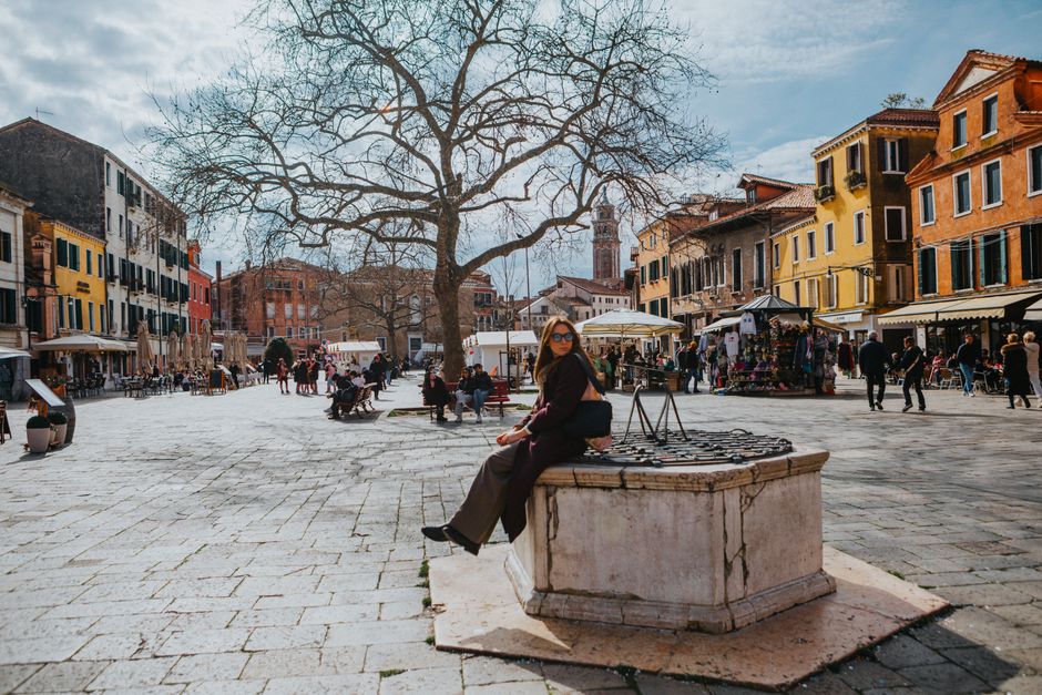 What to Wear in Venice Year Round — Spring Elegance: Embracing the Blossoms
