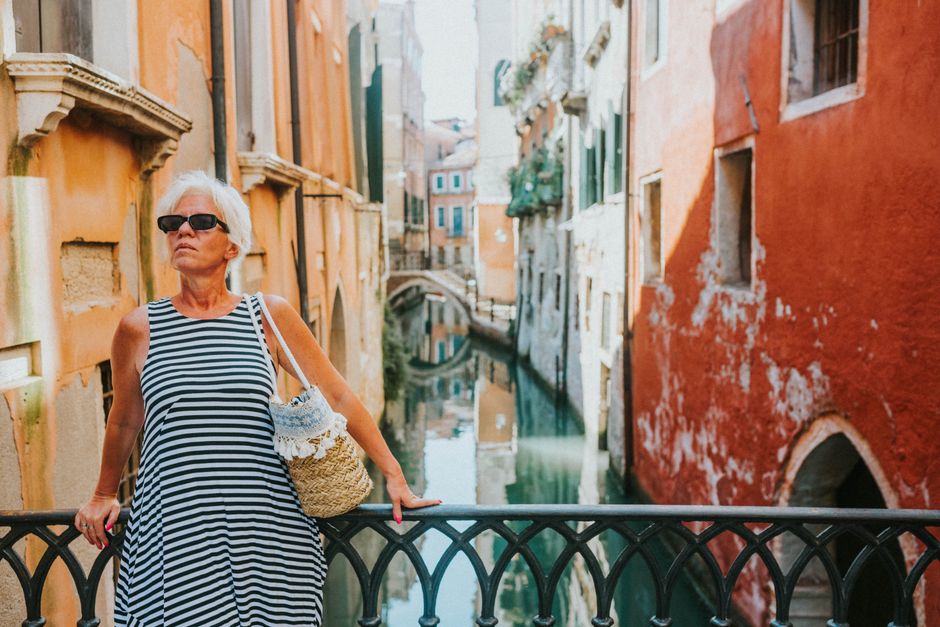 What to Wear in Venice Year Round — Summer Splendor: Staying Cool in Venetian Heat