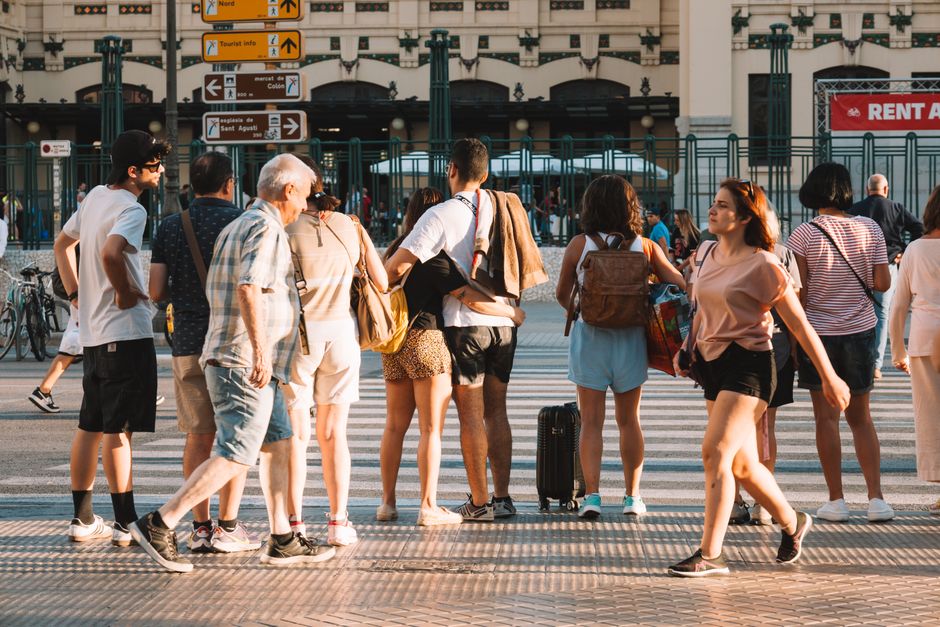 What to Wear in Barcelona — Exploring Barcelona's Diverse Style Palette