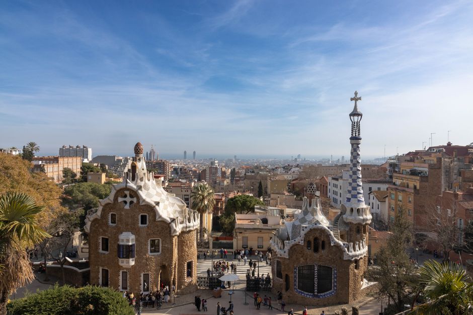 What to Wear in Barcelona — Navigating Barcelona's Distinctive Neighborhoods