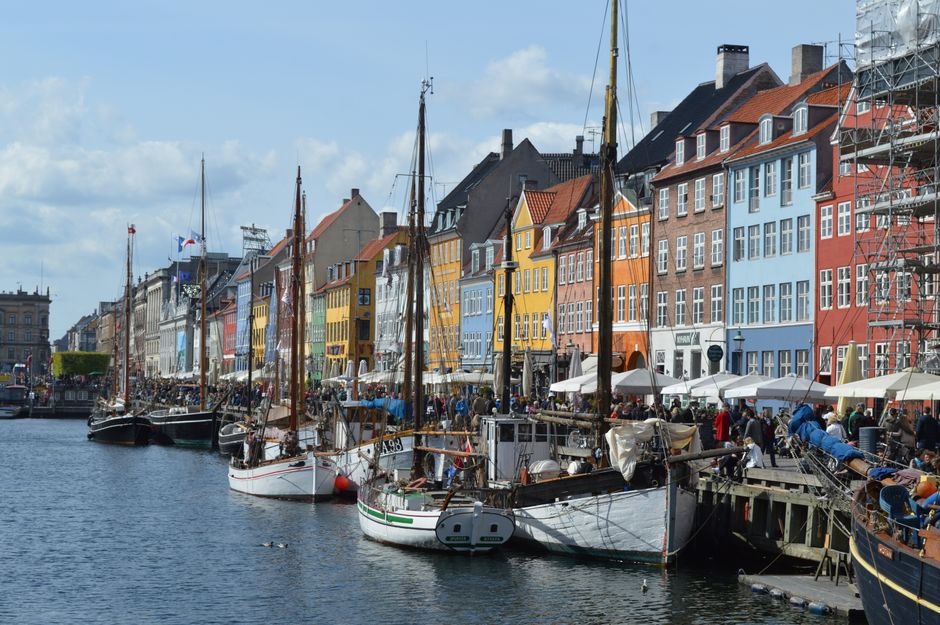 What to Wear in Copenhagen — Summer (June to August)