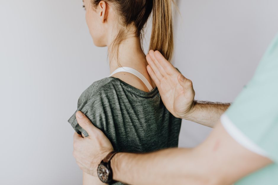 How to relieve shoulder pain from backpack — Understanding Shoulder Pain from Backpack Use