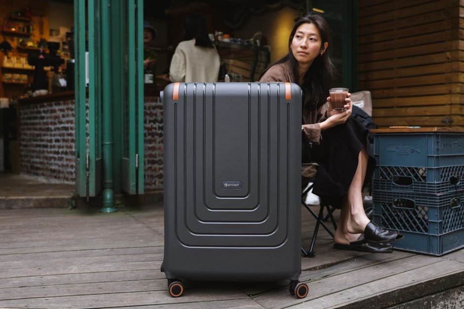 2 Wheel Carry on vs 4 Wheel Carry On — What Is a 4-Wheel Carry-On?