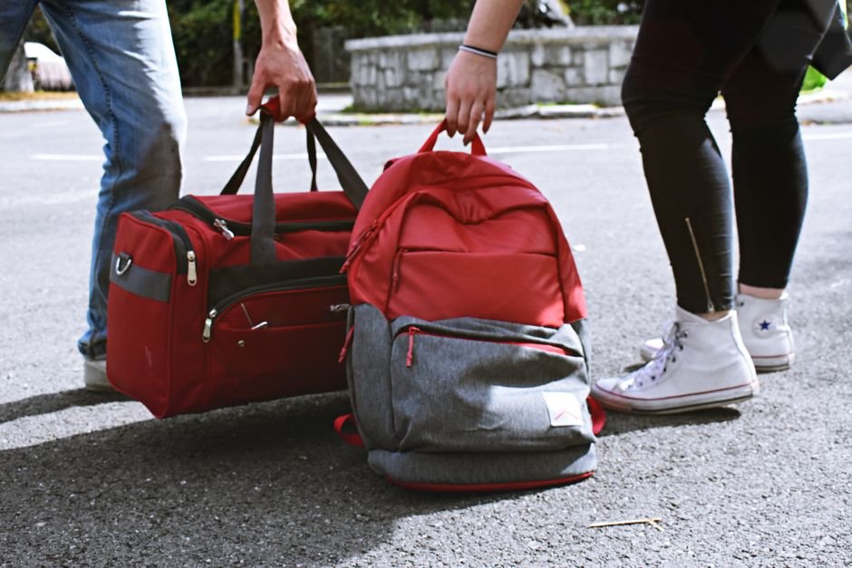 Lightweight Carry on vs Regular Carry On — What Is a Lightweight Carry-On?