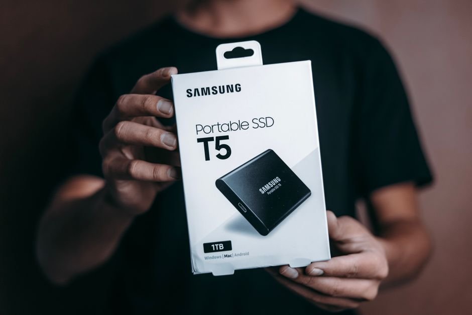 How to Choose Travel-Friendly Tech — 1. Prioritize Portability