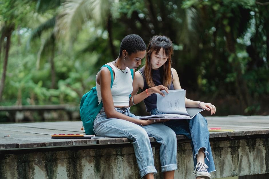 College Backpack vs School Backpack — Understanding a College Backpack