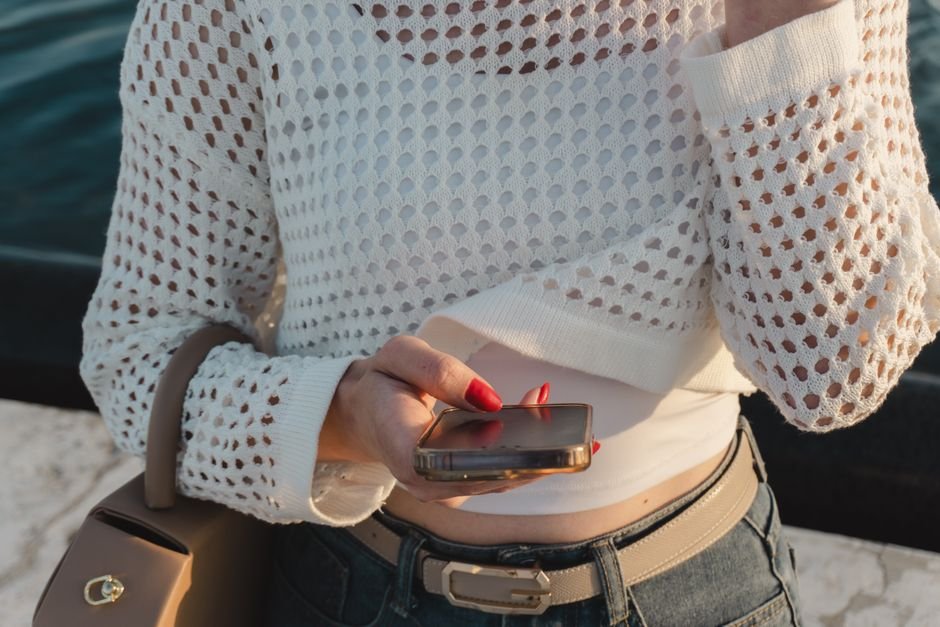 Crossbody Anti-Theft Bag vs Money Belt: Key Differences — What Is a Money Belt?