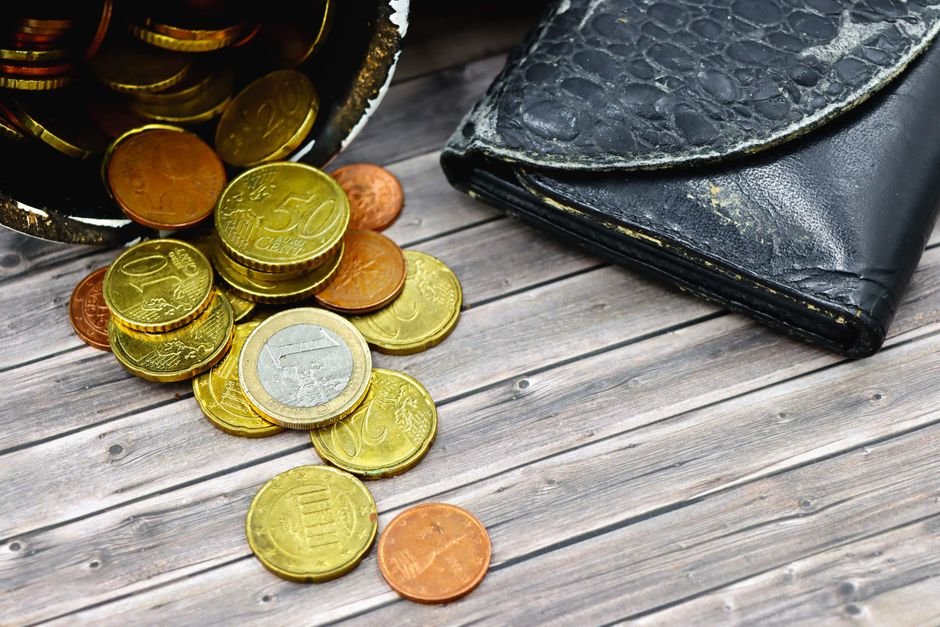 Neck Wallet vs Money Belt: Which Works Best for Travelers? — What Is a Neck Wallet?