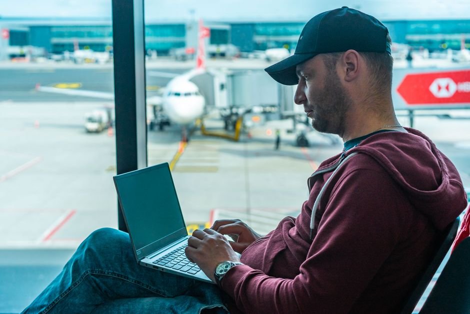 Travel Jacket vs Hoodie For Flights — Why Your In-Flight Outfit Matters