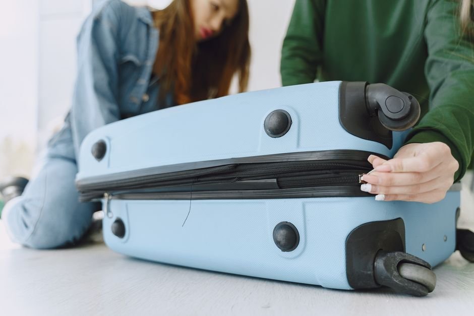 Luggage Packing Cubes vs Compression Bags — What Are Compression Bags?