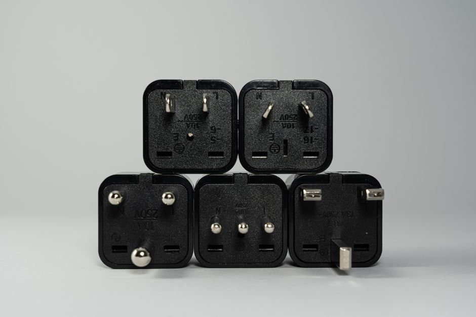 Travel Adapter vs Power Bank — Main Purpose of a Travel Adapter