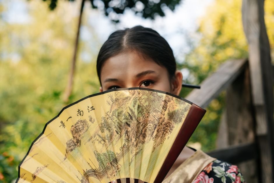 Travel Neck Fan vs Portable Fan — Key Features of Portable Fans