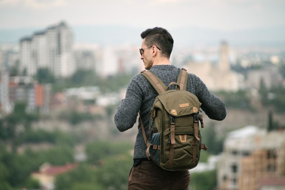 How to Choose Travel Gear Without Overspending — Setting a Realistic Travel Gear Budget