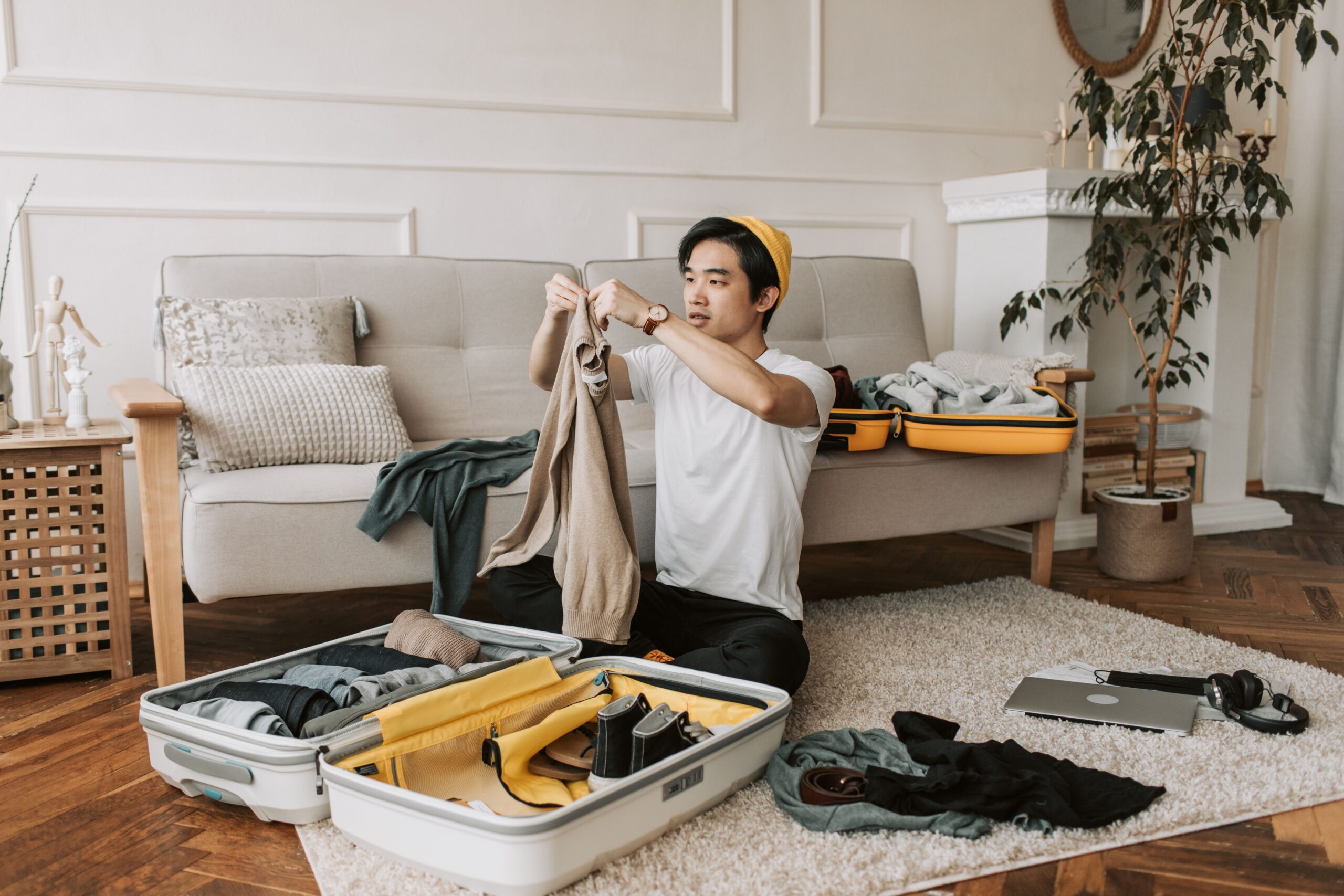 Step-by-Step Guide to Rolling Clothes