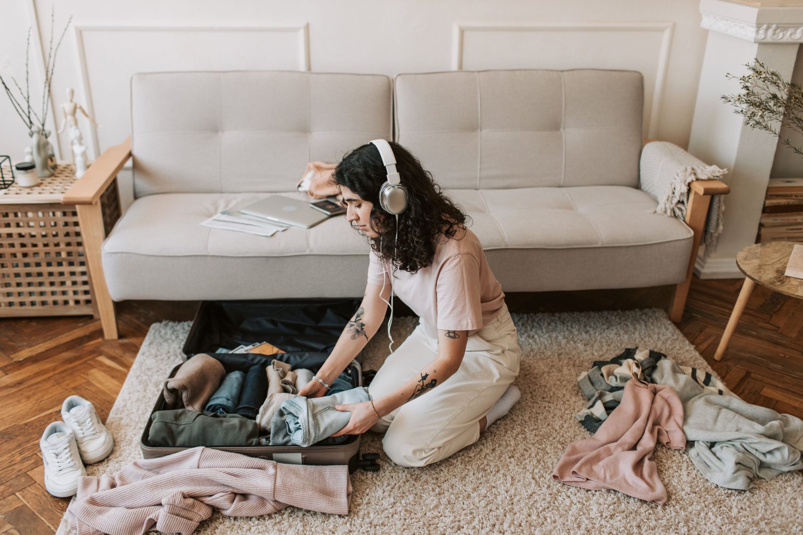 Essential Items for Budget Travelers