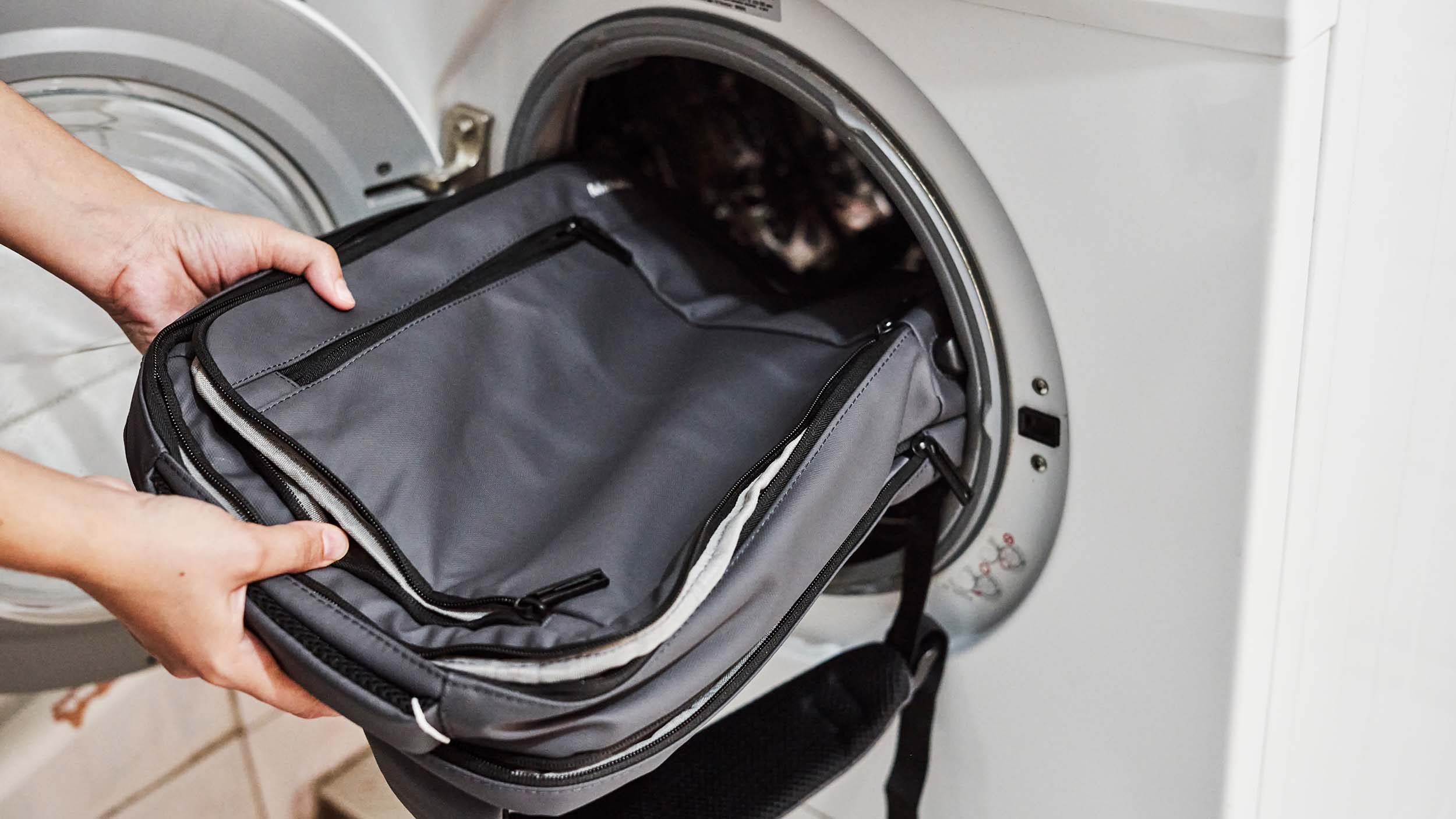 How to Wash a Backpack in the Washer: Easy Step-by-Step Guide